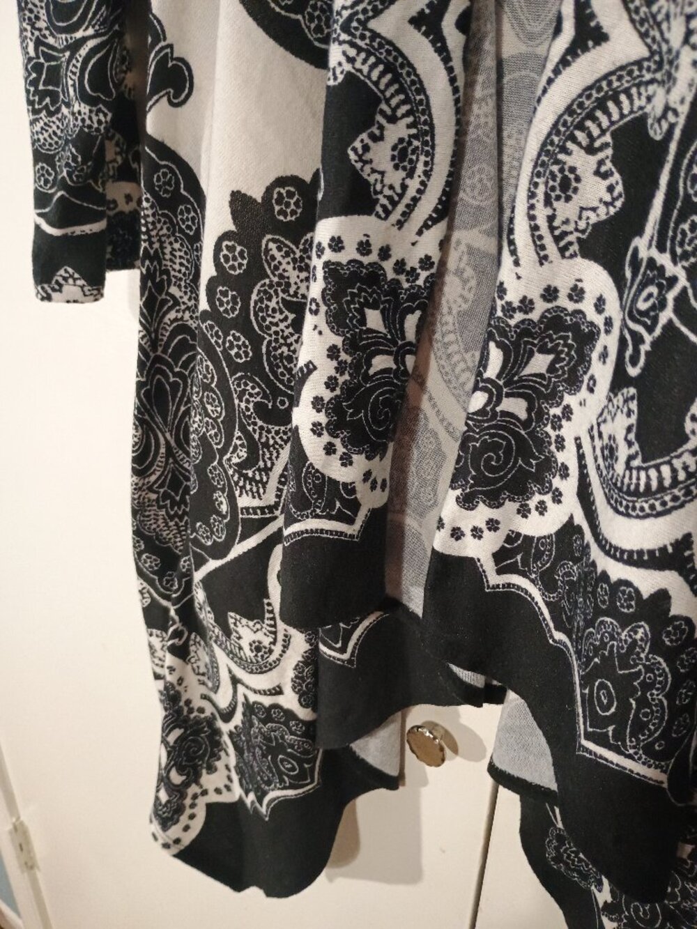 New Directions Black White Paisley Open Front Cardigan Size L 3/4 Sleeve Handker - Picture 5 of 6